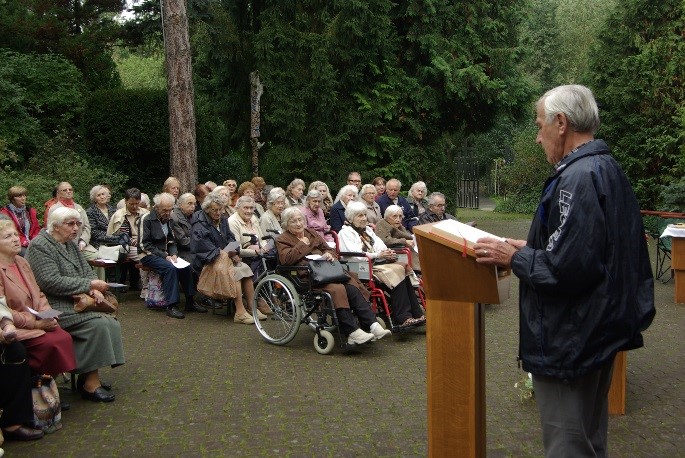 bratr reichl čtení při mši v Hruškově zahradě den seniorů 2014